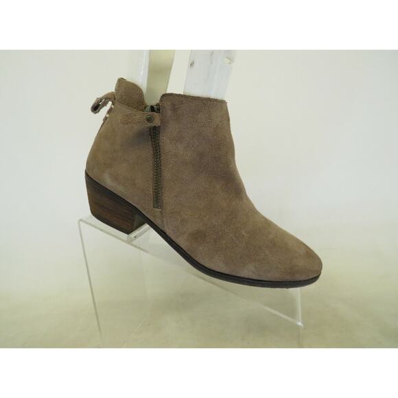 VINCE CAMUTO Womens Brown Suede Zip Ankle Fashion Boots Booties Size 8 M - Picture 1 of 11